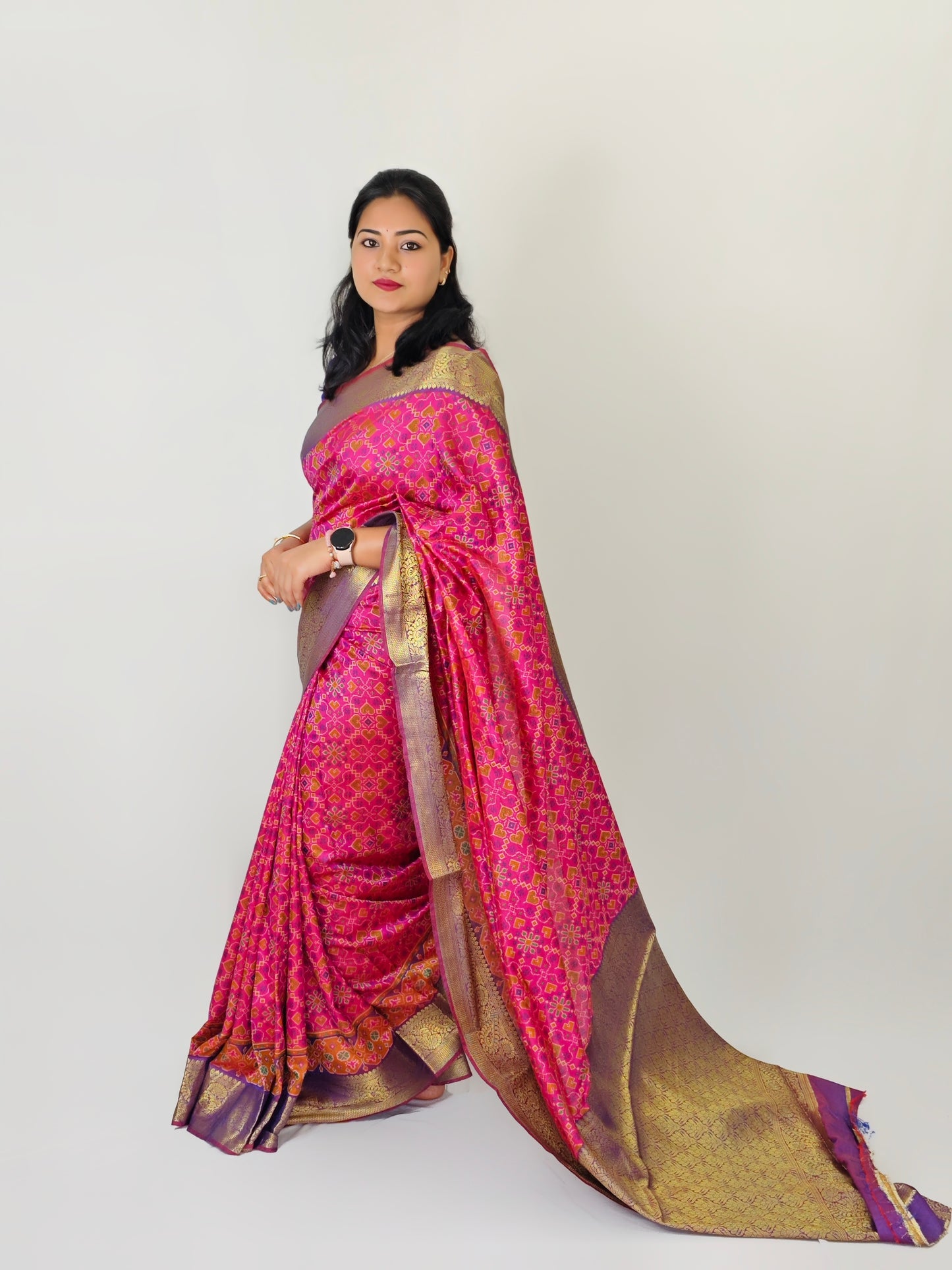 Spanish Ikkat Cotton Saree with Pochampalli Print and Nylon Zari Border for Women