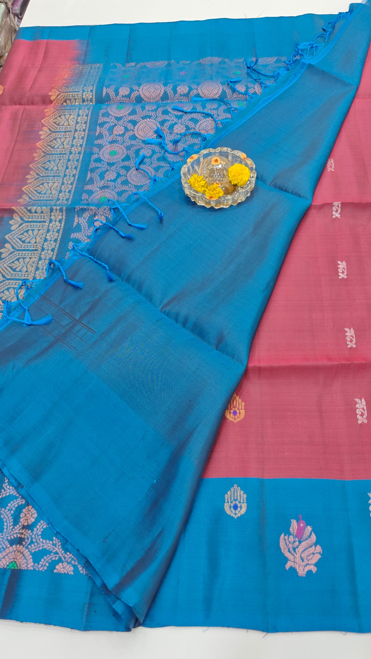Pure Handloom Silk Saree with Heritage Contrast Pallu and Woven Motifs