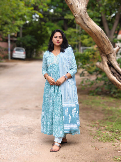 Alia-Style Jaipuri Print Cotton Anarkali Suit with Pants and Mul Dupatta – Women’s Ethnic Set