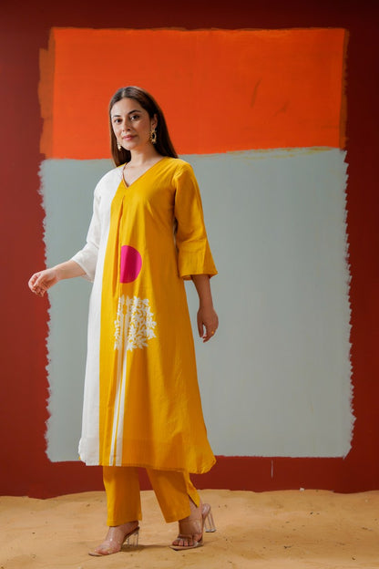 Cotton Kurti Pant Set for Women, Two Tone Panel Printed Kurta with V Neck, M to XXL