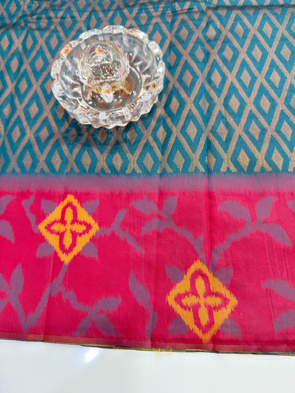 Soft Silk Ikkat Pochampally Saree with Traditional Woven Border and Blouse Piece for Women