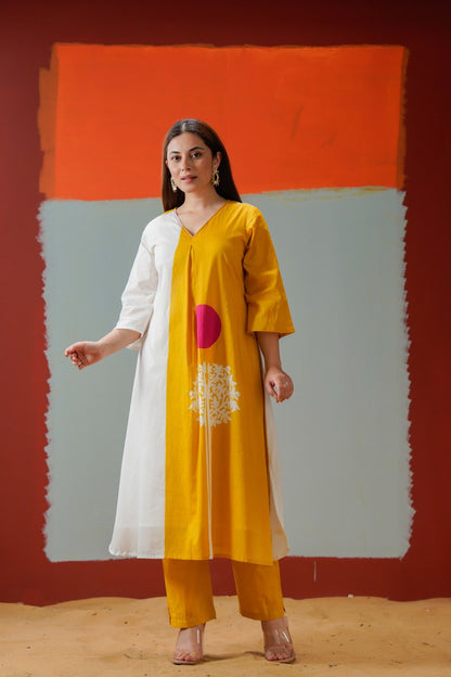 Cotton Kurti Pant Set for Women, Two Tone Panel Printed Kurta with V Neck, M to XXL