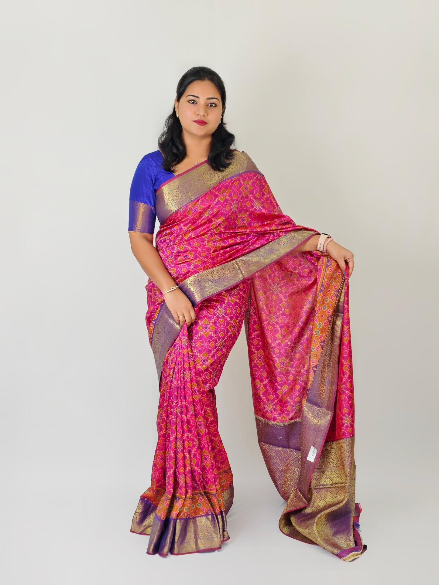 Spanish Ikkat Cotton Saree with Pochampalli Print and Nylon Zari Border for Women