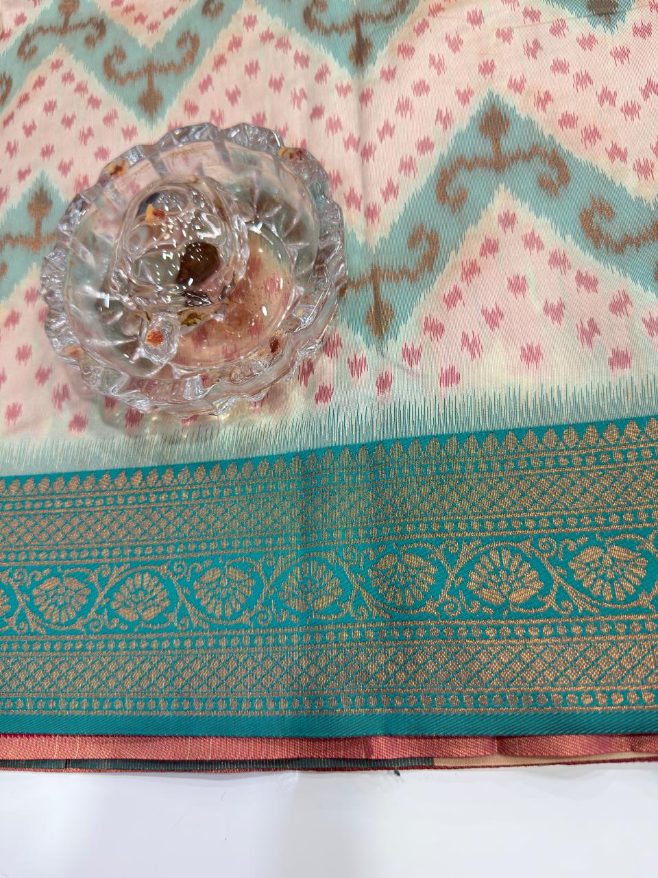 Soft Silk Ikkat Pochampally Saree with Traditional Woven Border and Blouse Piece for Women