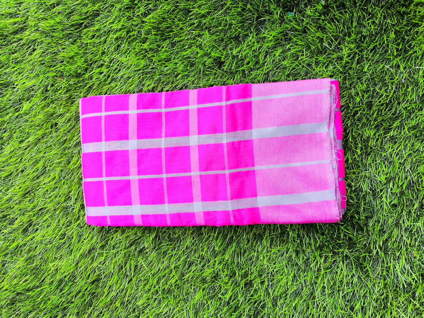 Lightweight Cotton Saree for Daily Wear with Minimal Motifs and Soft Breathable Fabric for Women