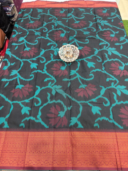Soft Silk Ikkat Pochampally Saree with Traditional Woven Border and Blouse Piece for Women