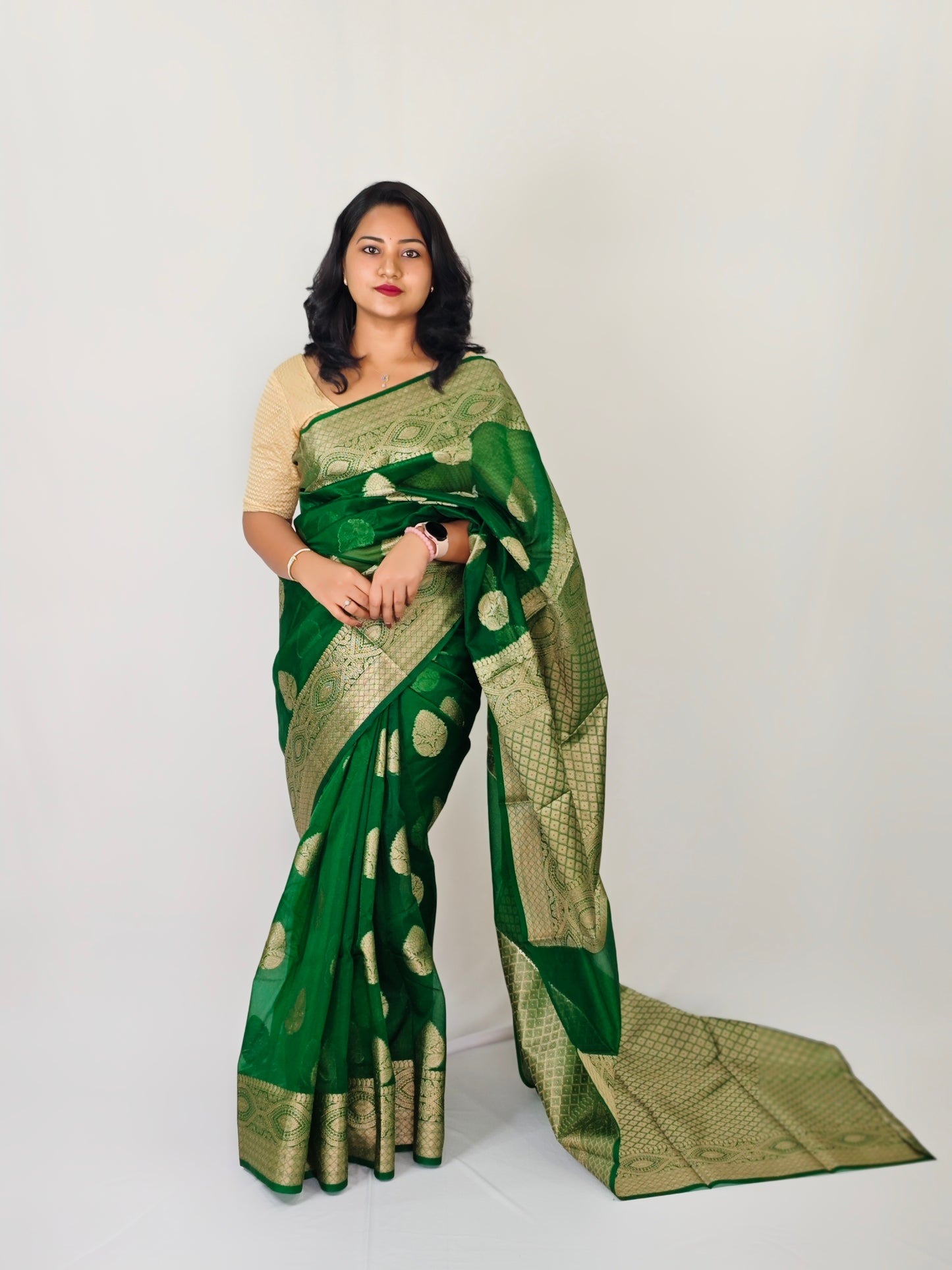Banarasi Kora Organza Silk Saree with Golden Zari Weaving and Blouse Piece – Festive Wear