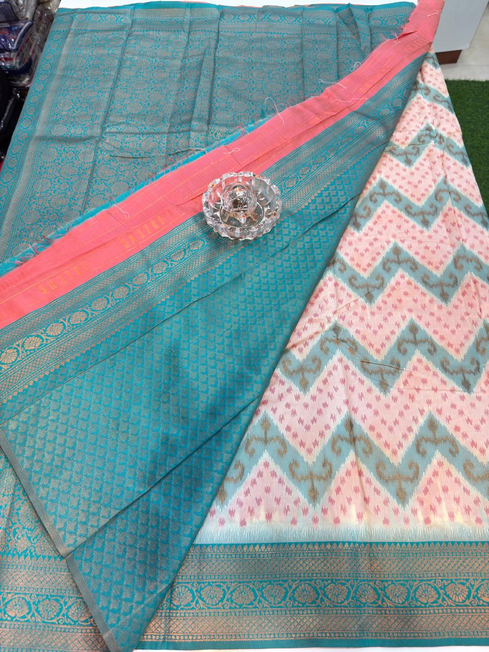 Soft Silk Ikkat Pochampally Saree with Traditional Woven Border and Blouse Piece for Women