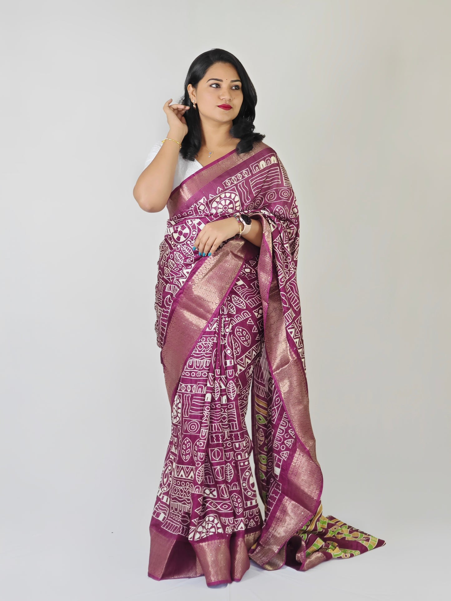 Cotton Crepe Saree with Sequence Work and Batik Print – Running Blouse Included