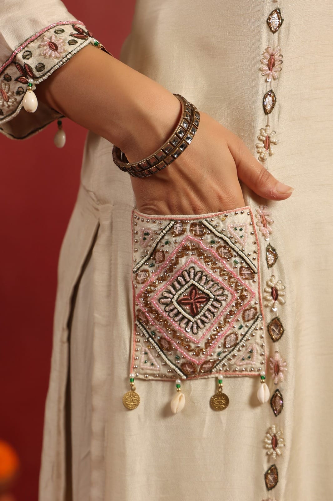 Dola Silk Kurta Pant Dupatta Set with Embroidery Detailing – Women’s Festive Wear (Sizes M–XXL)