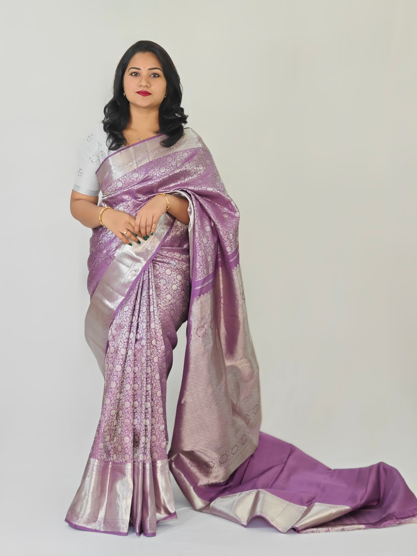 Pure Silk Handloom Saree for Women with Silver Zari – Lightweight, Silk Mark Certified