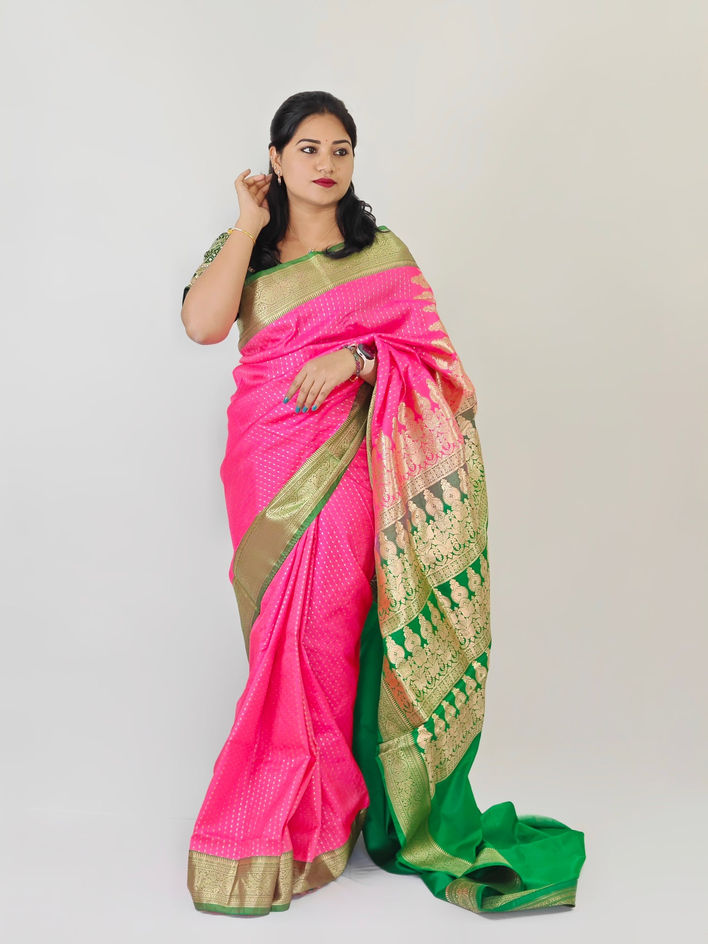 Bangalore Silk Saree with Pure Velvet Touch, Dual Tone Colour & All-Over Chunri Butta Design