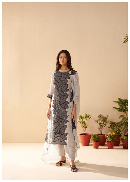 Crush Shimmer Kurta Pant Dupatta Set with Elegant Detailing Work for Women – Sizes M & XL