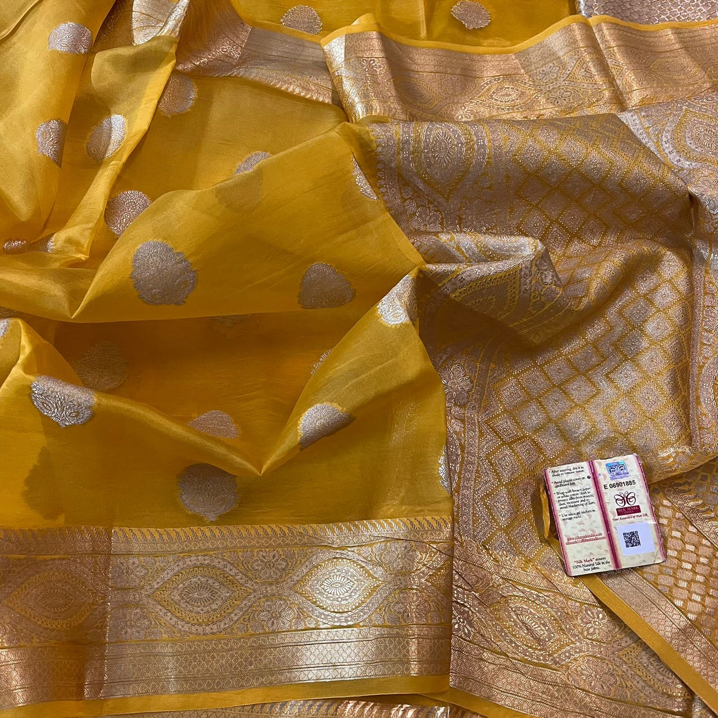 Banarasi Kora Organza Silk Saree with Golden Zari Weaving and Blouse Piece – Festive Wear