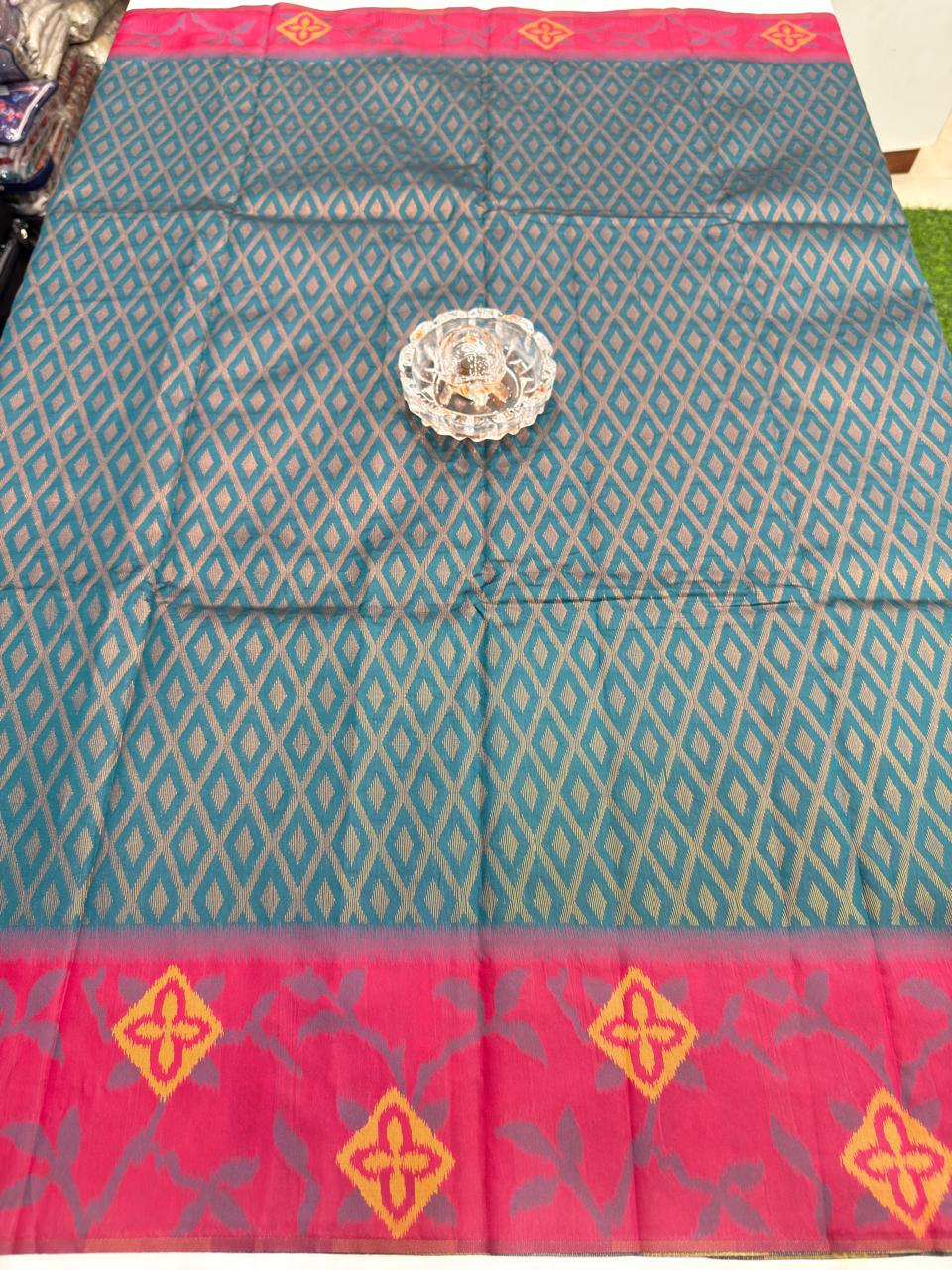 Soft Silk Ikkat Pochampally Saree with Traditional Woven Border and Blouse Piece for Women