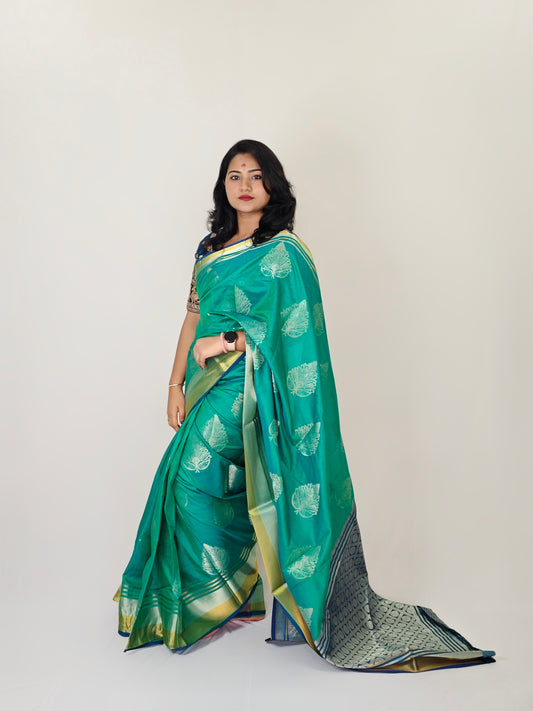 Soft Banarasi Silk Saree with Intricate Weaving Work, Rich Pallu, and Matching Weaving Blouse