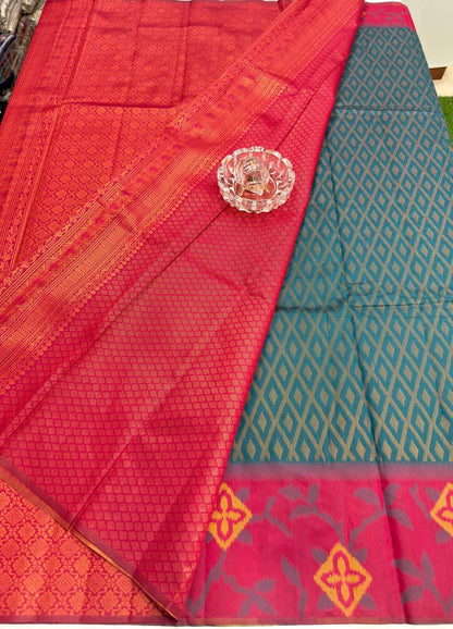 Soft Silk Ikkat Pochampally Saree with Traditional Woven Border and Blouse Piece for Women