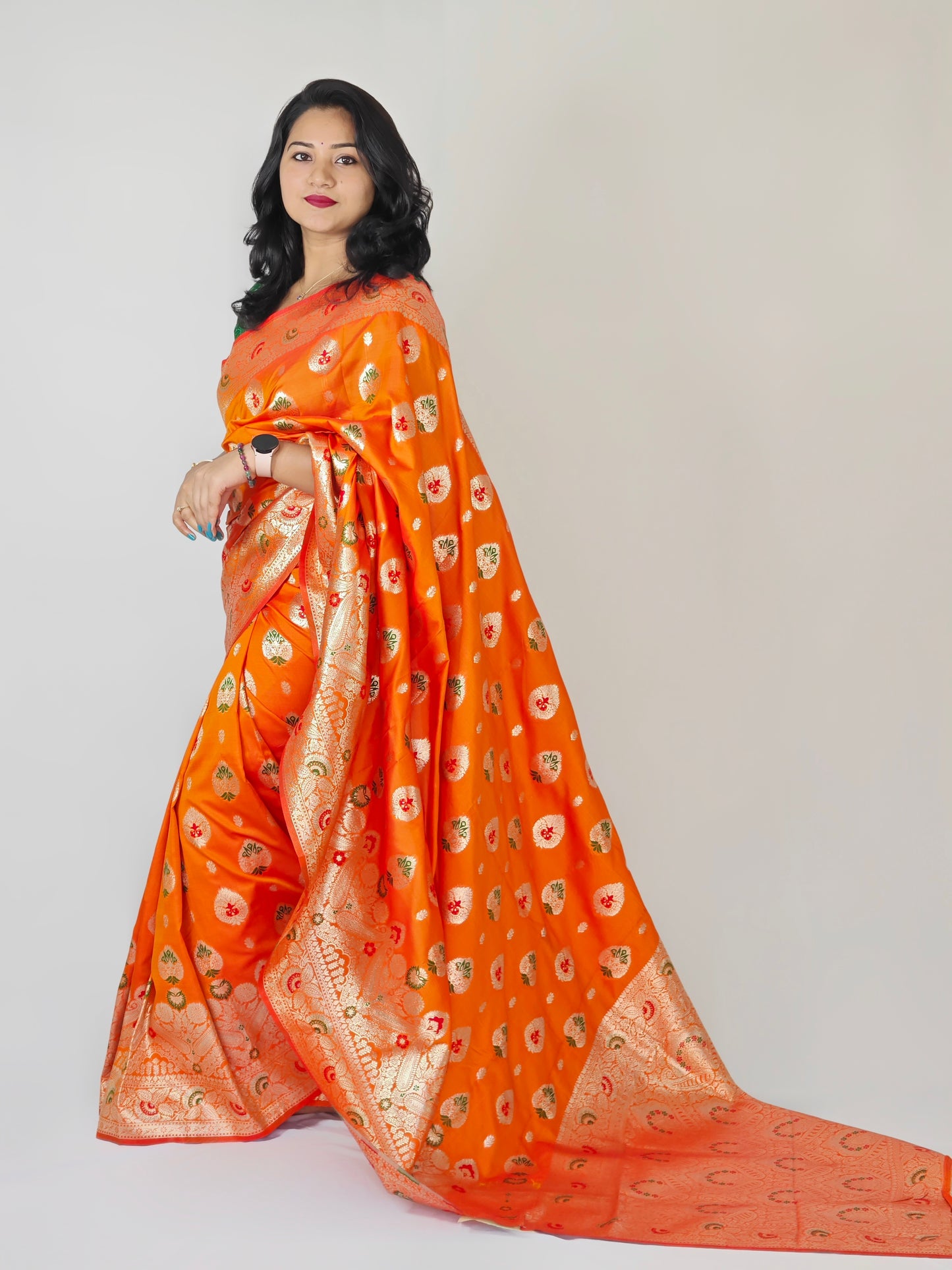 Banarasi Silk Saree with Traditional Weaving and Intricate Motifs for Women