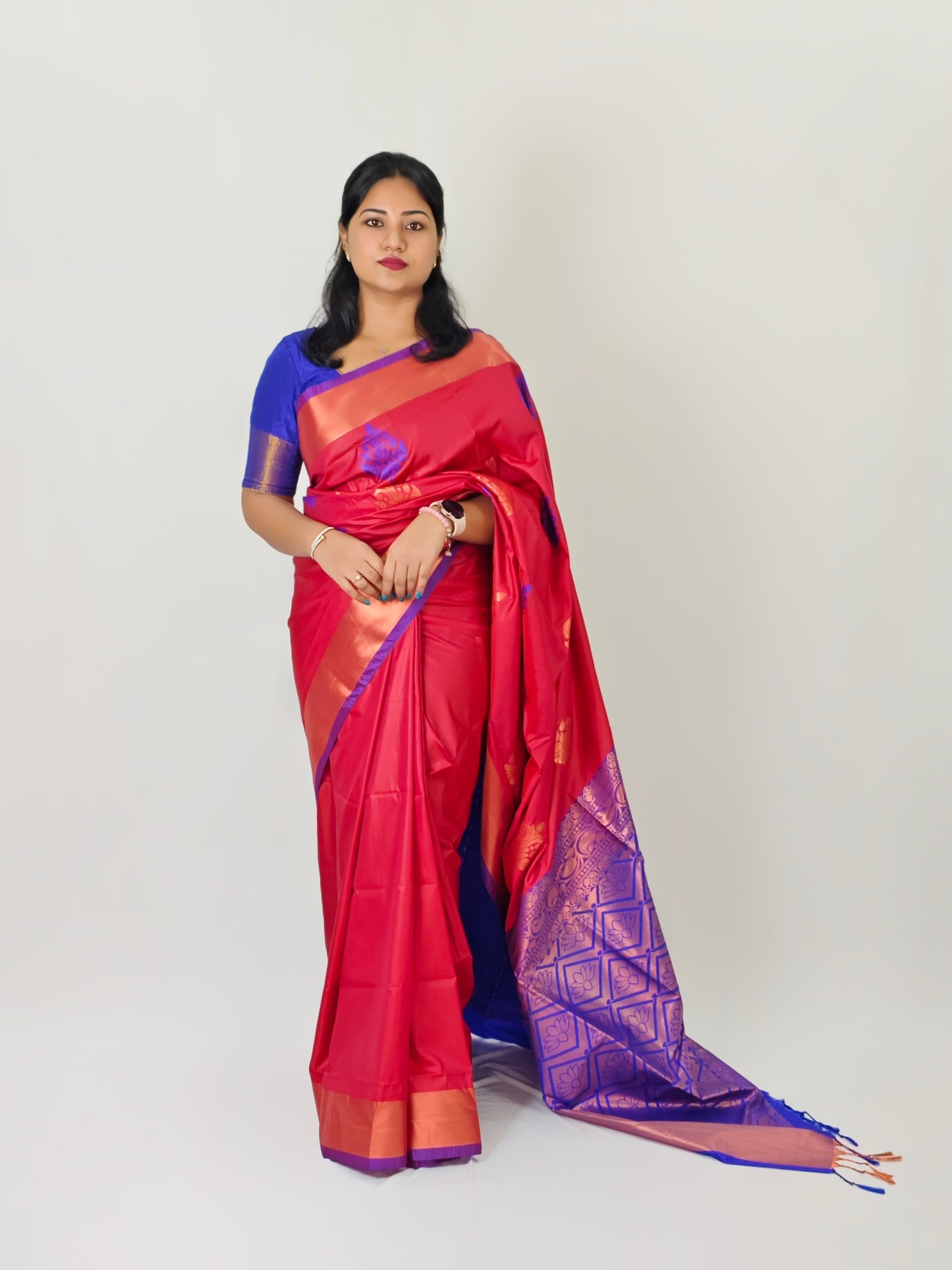 Kanchi Soft Silk Saree with Zari Weaving and Traditional Motifs – Wedding and Festive Wear