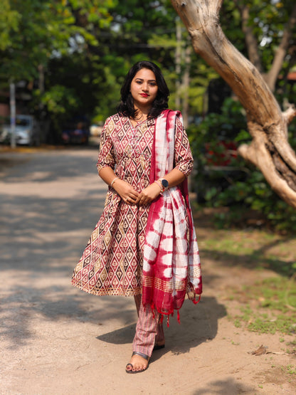 Heavy Cotton Printed Kurti Pant Dupatta Set for Women – Ethnic Wear in M to 4XL