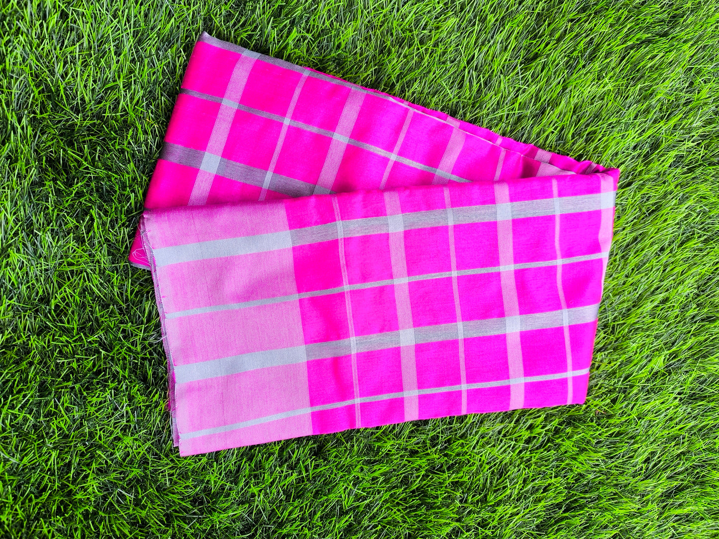 Lightweight Cotton Saree for Daily Wear with Minimal Motifs and Soft Breathable Fabric for Women