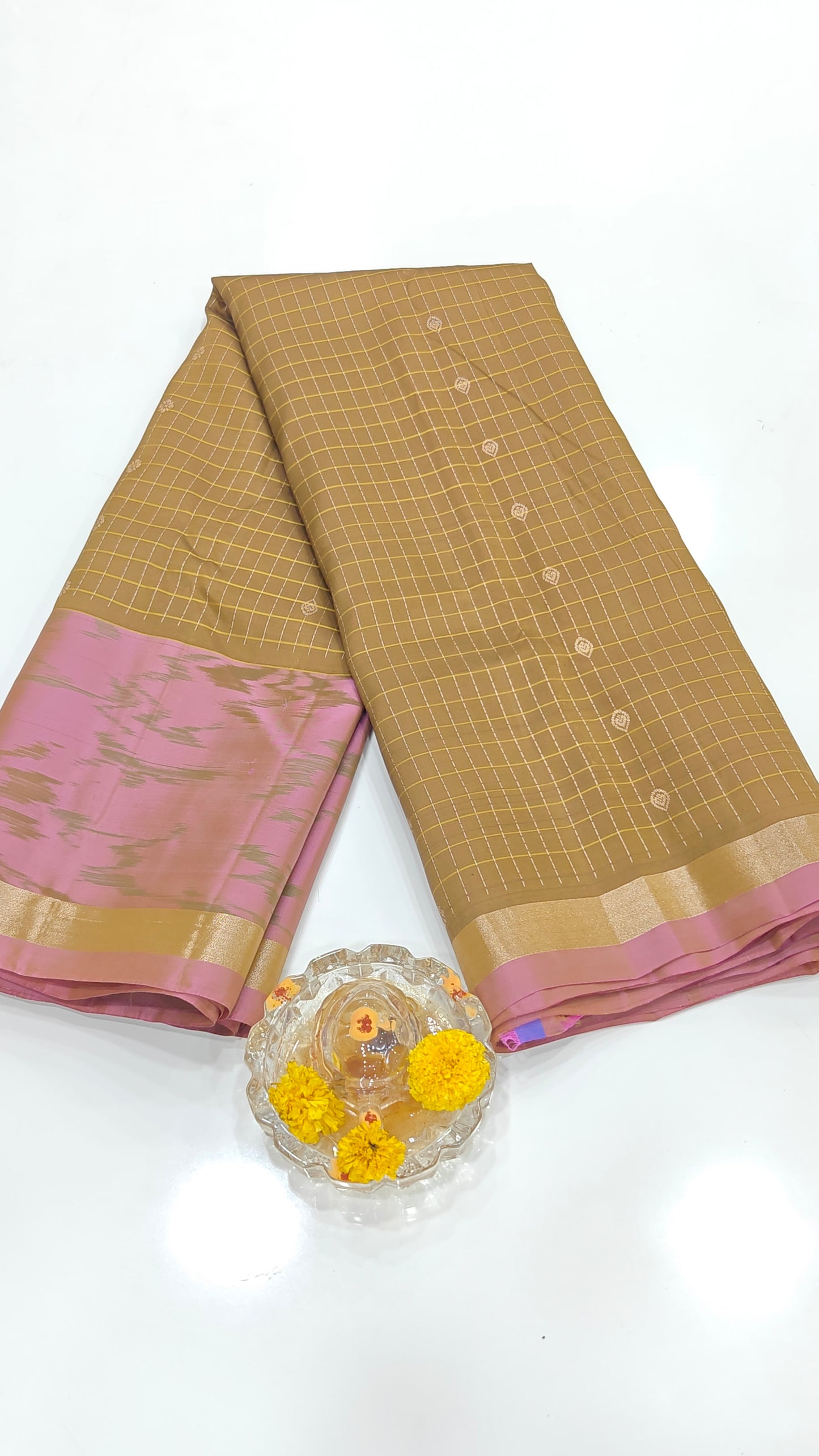 Handloom Soft Silk Checks Saree with Pochampally-Style Border