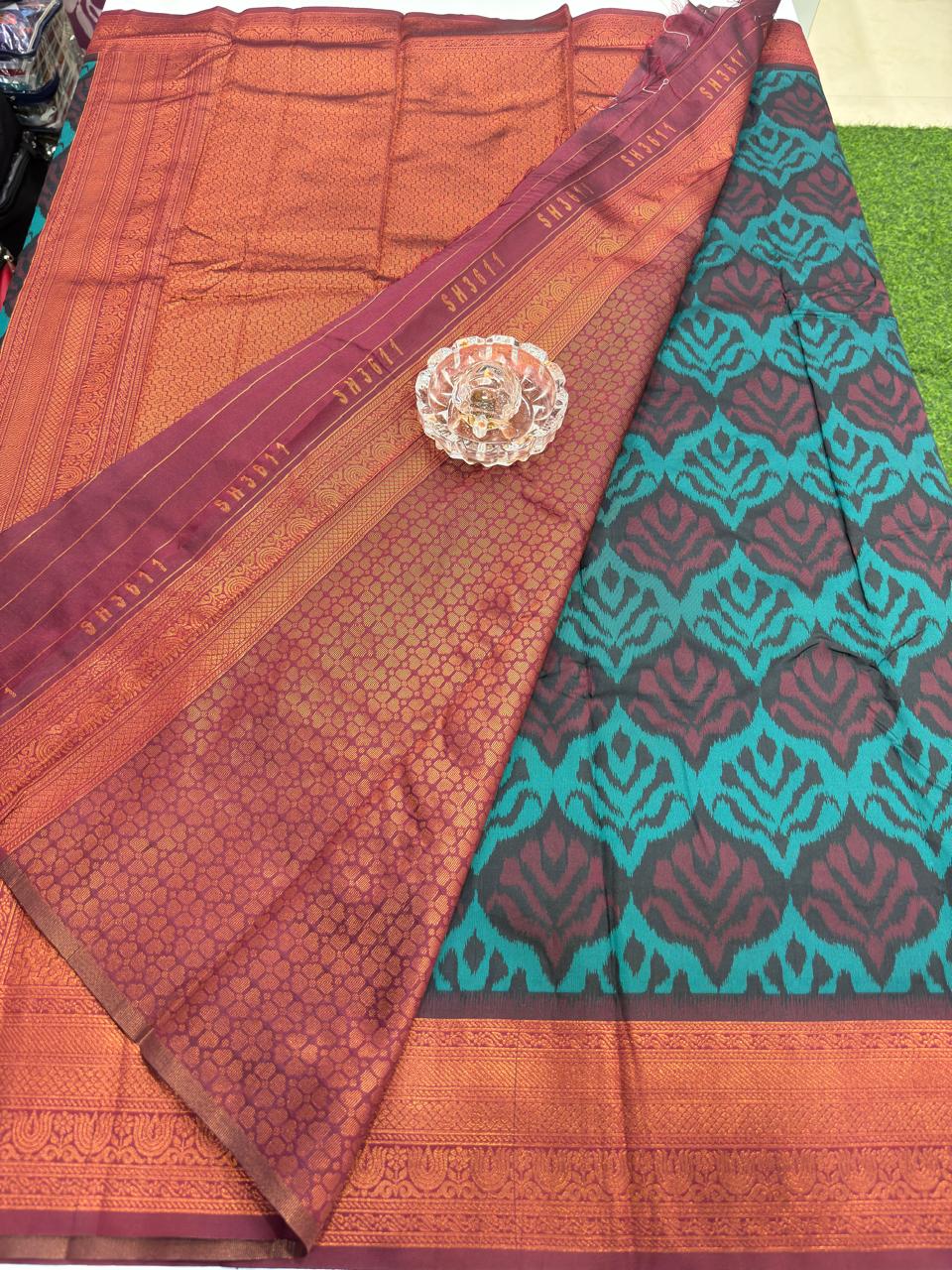 Soft Silk Ikkat Pochampally Saree with Traditional Woven Border and Blouse Piece for Women