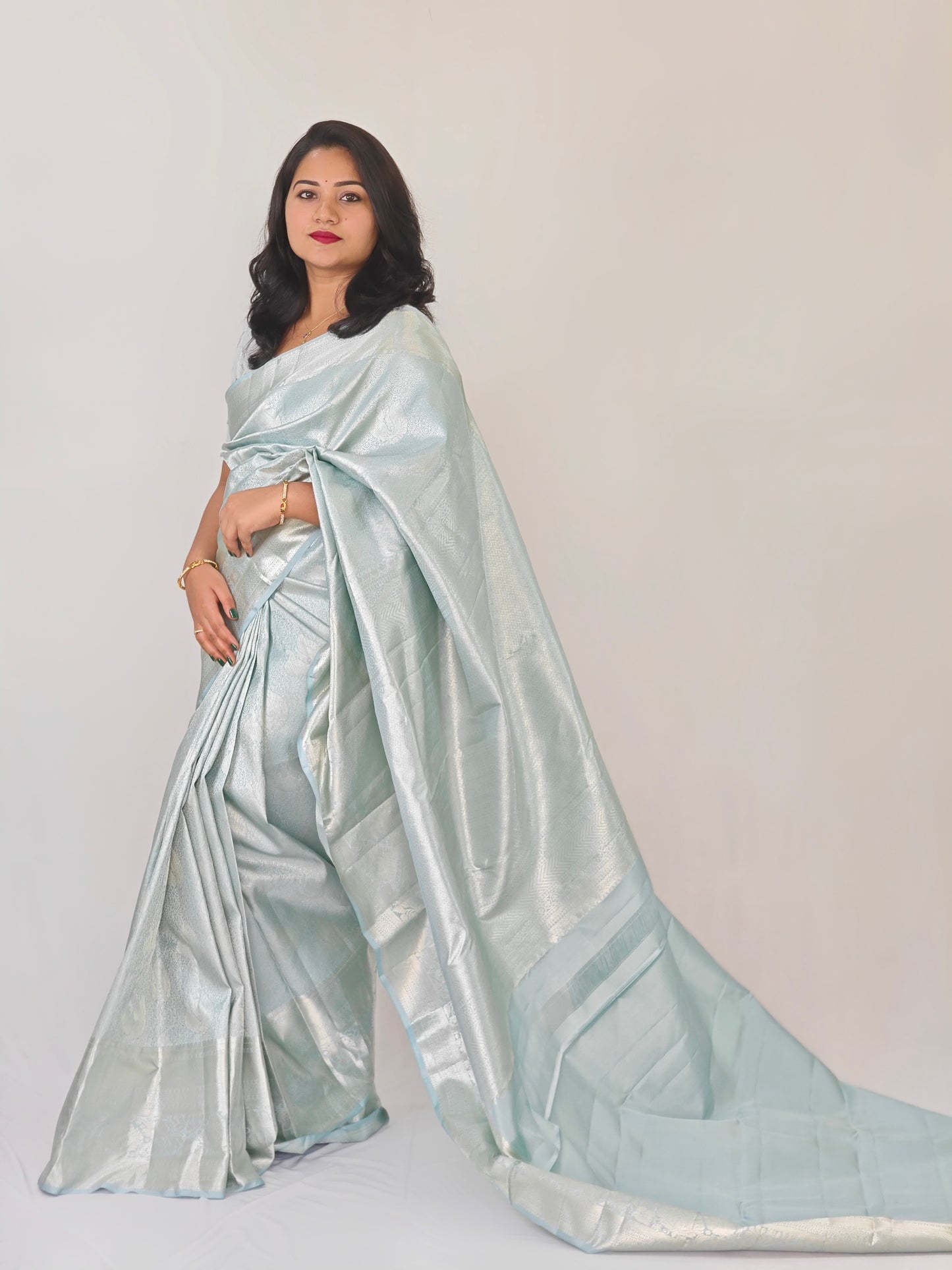 Pure Silk Handloom Saree for Women with Silver Zari – Lightweight, Silk Mark Certified